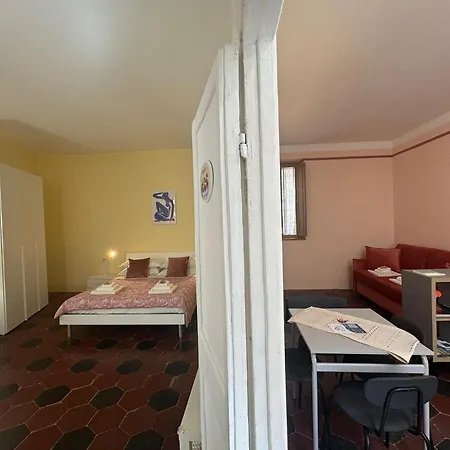 아파트 Le Due Torri In Rione Monti *